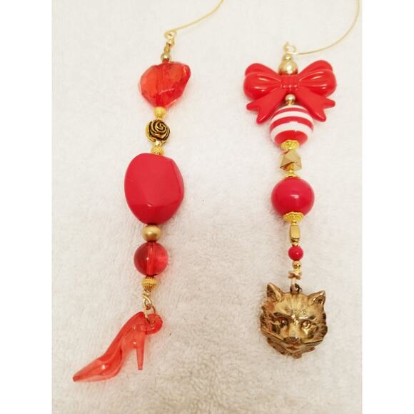 Four red white and gold Christmas icicle ornaments c18 - Picture 2 of 6